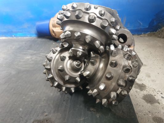কারখানা 12 ইঞ্চি IADC537 তেল ভাল খনন জন্য Tricone রোলার শঙ্কু বিট